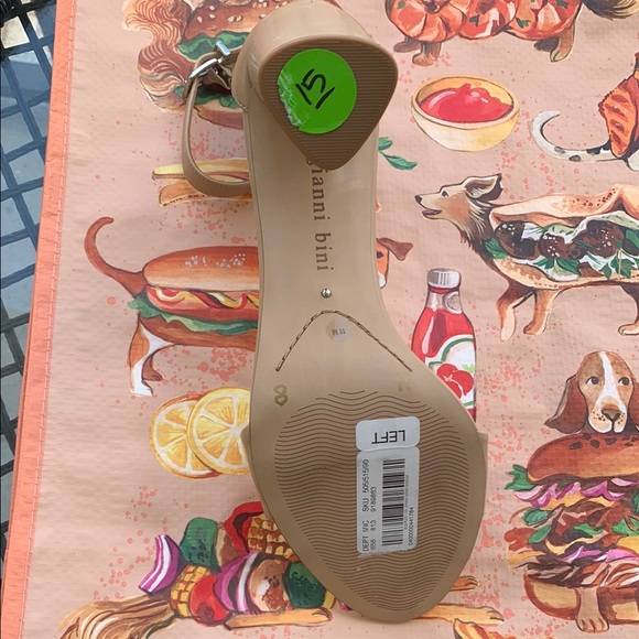 Gianni Bini Tan Heels Minimalist Design - Picture 6 of 7